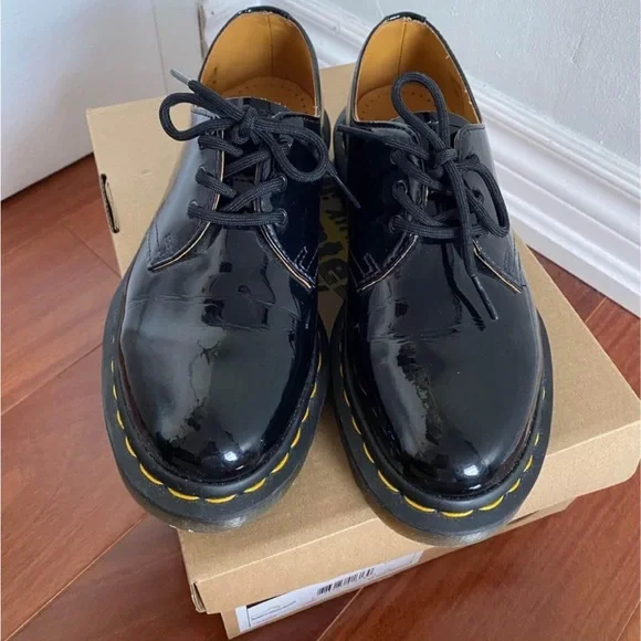 Barely worn patent leather Dr Martens 1461 shoes! - Picture 2 of 4